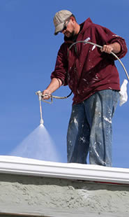 Nos couvreurs professionnels pour le nettoyage et  traitement de votre toiture
